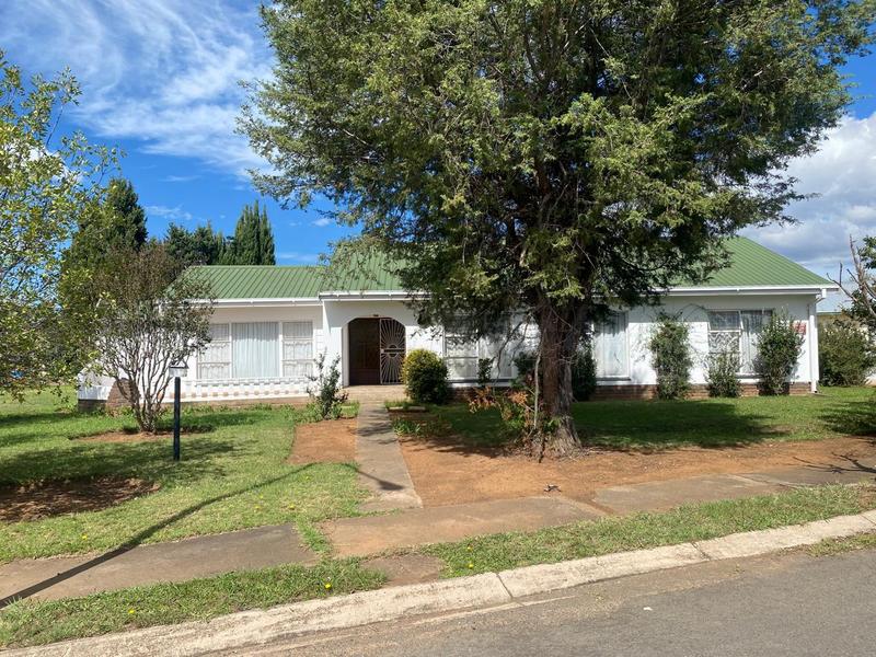 6 Bedroom Property for Sale in Komani Park Eastern Cape